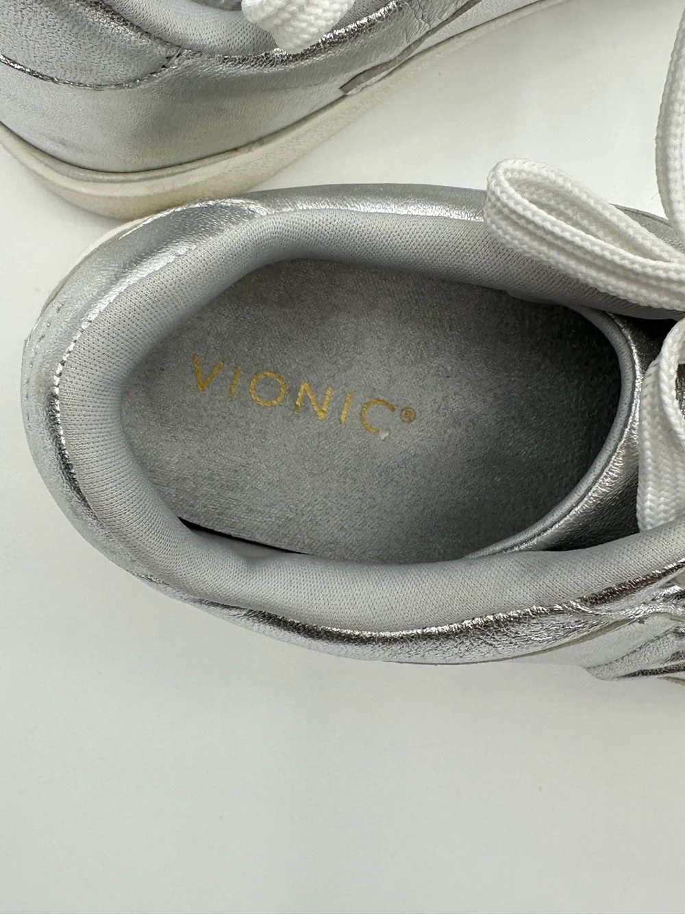 Vionic Emery Silver Women's Metallic Lace-Up Sneakers size 10
